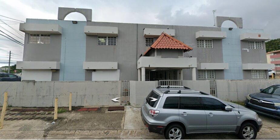 51|Cond. Plaza Manati, Oficina 103, Calle A esquina Calle McKinley