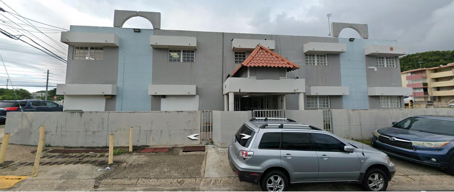 51|Cond. Plaza Manati, Oficina 103, Calle A esquina Calle McKinley